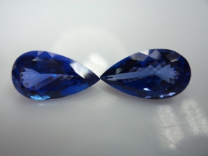พลอยแทนซาไนต์ทรงลูกแพร์คุณภาพพรีเมียม PDM Gems เกรด 3A จำนวน 2 เม็ด (ประมาณ) 10 กะรัต สำหรับการผลิตเครื่องประดับตามสั่ง - Product Image 3
