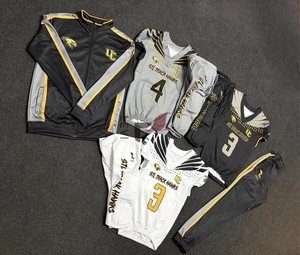 Conjunto de Uniforme de Fútbol Americano Sublimado Personalizado de Primera Calidad - Camiseta, Pantalones, Sudadera con Capucha y Chándal - Product Image 4
