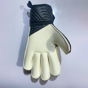 Guantes de Portero Profesionales de Látex Alemán con Palma Enrollada y Corte de Dedos, Guantes Deportivos con Logotipo Personalizado para Fútbol - Product Image 4