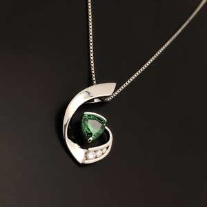 Collar de Esmeralda Deslumbrante con Colgante de Plata de Ley, Piedra de Nacimiento de Mayo, Regalo de Aniversario de Bodas Número 55 para Mujer - Product Image 3