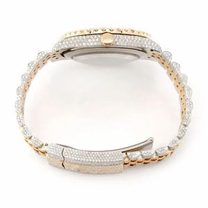 Reloj de Lujo con Cristales para un Estilo Elegante, Reloj de Cuarzo para Hombre de 40 mm, Esfera Roja, Cristal de Zafiro, Diamante Moissanita, Dos Tonos, Oro y Plata - Product Image 3