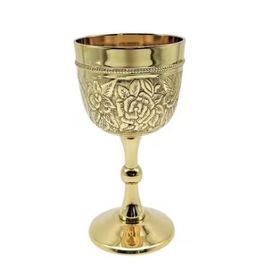 Gobelet à vin de style luxueux, écologique, fabriqué à la main, poli et gravé, en laiton, vaisselle haut de gamme - Product Image 1