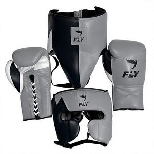 ชุดอุปกรณ์มวย Fly Boxing สีเขียวทอง หนังแท้ หมวกป้องกันศีรษะ สนับแข้ง ถุงมือแบบผูกเชือก อุปกรณ์ฝึกซ้อมสำหรับผู้ใหญ่ อุปกรณ์มวยแบบกำหนดเอง - Product Image 3