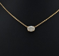 Collar Clásico de Plata para Mujer RAAMAA Jewelry, Elegante y Sencillo, con Diamante Ovalado Cultivado en Laboratorio de 0.32ct en Oro de 18K y Piedra Lateral de 0.50ct
