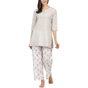 Ensemble de pyjama en molleton élégant et décontracté pour femmes, col rond, manches longues, vêtements de nuit d'hiver, 100% coton respirant, imprimé étoiles - Product Image 4