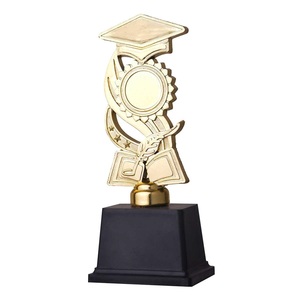 Trophée de champion en métal design pour célébrer la maîtrise exceptionnelle, le esprit compétitif et la victoire remarquable - Product Image 3