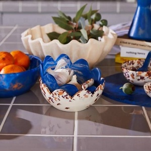 Prix réduits, bols de service en résine de couleur aqua, design mignon, écologiques, faits à la main, hautement polis, en stock chez Artizon Studio - Product Image 1
