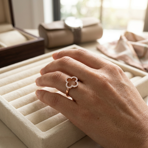 Anillo de Compromiso de Lujo Personalizable RIZTA JEWELS en Oro Rosa de 14K con Diamante Cultivado en Laboratorio para Mujer |   Color DE Claridad VVS |   Corte Brillante - Product Image 5