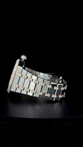 นาฬิกา Iced Out VVS มอยส์ซาไนต์ สองสี โรสโกลด์และสีเงิน หน้าปัดประดับเพชรทรงแปดเหลี่ยม ตัวเรือนทรงแปดเหลี่ยม พร้อมช่องแสดงวันที่ นาฬิกาหรูหราแบบ Bust Down - Product Image 5