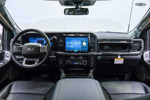 Prêt à être expédié – Ford F-350 Super Duty Lariat 2025, toutes options, titre propre, occasion - Product Image 5