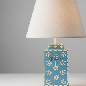 Lampe de table artisanale avec incrustation florale bleue |   Éclairage décoratif design pour la maison - Product Image 2