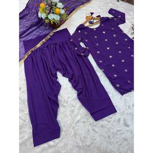 Hermoso Conjunto de Fiesta con Top, Pantalón y Dupatta, Talla XS - Product Image 1