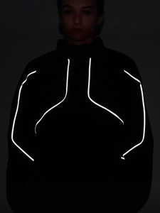 Ensemble coupe-vent en nylon froissé avec veste et pantalon, logo personnalisé, coupe ample, fermeture éclair, passepoil réfléchissant, style anorak - Product Image 5