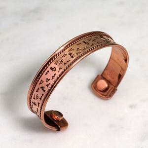 Brazalete de Terapia Magnética de Cobre Puro Hecho a Mano – Brazalete Ajustable de Latón con Patrón Tribal Vintage para Hombres y Mujeres - Product Image 5
