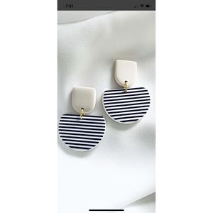 ต่างหูแฟชั่นเรซิ่นพรีเมียม งานฝีมือประณีต ประดับด้วยลูกปัด เหมาะสำหรับงานปาร์ตี้ งานเฉลิมฉลอง ใช้งานได้ยาวนาน ทนทาน RR - Product Image 4