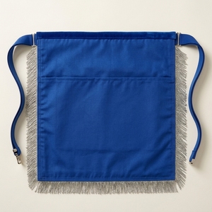 Badge carré personnalisé brodé en forme de V avec franges et épingle de sûreté pour vêtements - OEM/ODM/Vente en gros - Product Image 1