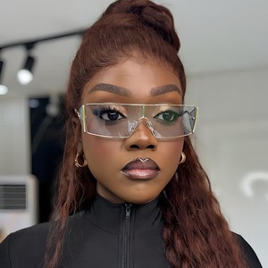 Nouvelles Lunettes de Soleil Tendance à Monture Carrée UV400 Demi-cerclées Légères Unisexe Articles de Mode Populaires en Ligne Similaires aux Lunettes de Soleil d'Internet - Product Image 2