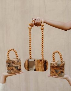 Bolso de Mano Tipo Clutch de Madera Premium, Hecho a Mano, Elegante, para Mujer, Ideal para Fiestas, Bodas y Eventos - Product Image 1