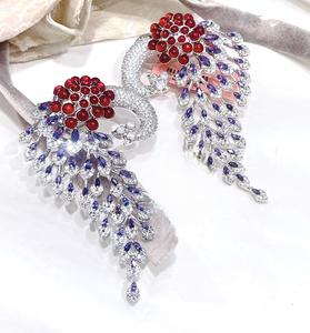 Pendientes de Lujo de Alta Calidad, Plateados, Modernos, de Latón Brillante, con un Toque Distintivo, para Mujer, Ideales para Fiestas y Eventos Nocturnos - Product Image 4