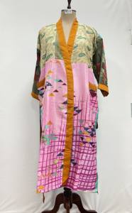 Robe de mariée kimono en soie vintage faite à la main – Respirante, séchage rapide, pour l'été, l'automne et le printemps, avec logo frontal, douce - Product Image 2