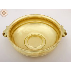 Urli de latón minimalista hecho a mano de 14 pulgadas para centros de mesa de boda, decoraciones de mesa y artículos de decoración del hogar hechos en la India - Product Image 1