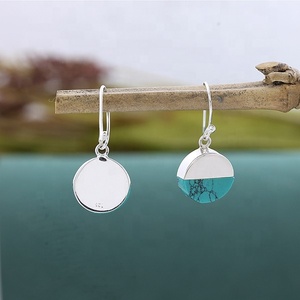Boucles d'oreilles pendantes demi-lune en turquoise naturelle, faites à la main, en argent sterling 925, vente en gros, bijoux en pierres précieuses pour femmes - Product Image 5
