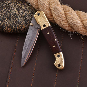 Nouveauté : Couteau pliant OEM en cuivre Damas avec pommelle en laiton gravée, manche en bois de rose, couteau de poche EDC pour la chasse et le camping - Product Image 3