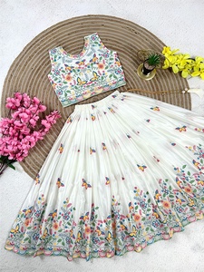 Ensemble de lehenga traditionnel indien pakistanais pour filles avec broderie florale et papillon pour enfants de 2 à 15 ans - Product Image 5