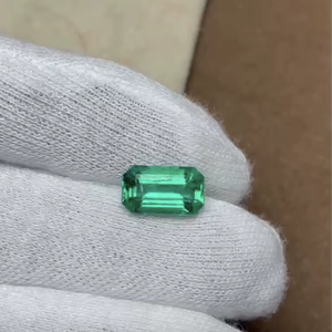 พลอยมรกตทรงแปดเหลี่ยมสีเขียวเข้มคุณภาพสูงสไตล์แซมเบียสำหรับเครื่องประดับชั้นดี - Product Image 1