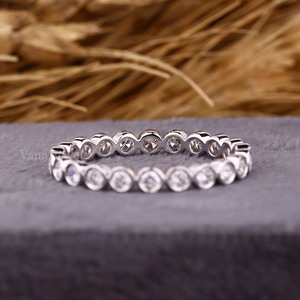 Bague de mariage Vana Jewels B17 en or massif 14 carats avec diamant de laboratoire certifié IGI, sertie de saphirs, entièrement sertie, empilable et assortie - Product Image 3