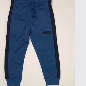 Nouveaux Survêtements Élégants au Design Tendance avec Logo Personnalisé – Ensemble 2 Pièces Respirant pour Femme, Idéal pour l'Entraînement - Product Image 4