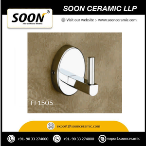 Ensemble d'accessoires de salle de bain contemporains en acier inoxydable chromé brillant à fixation murale, barre porte-serviettes 60 cm, distributeur de savon, porte-brosse à dents - Product Image 4