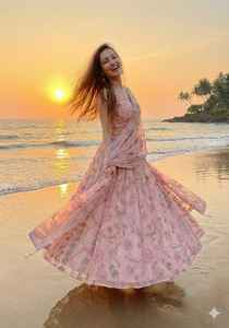 Lehenga de Seda Taby Premium de Boutique India, Lehenga de Diseño Bollywood para Fiestas y Bodas, Prenda Festiva de Moda para Mujer, Más Vendida - Product Image 5