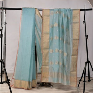 Sari à épaules dénudées pour femmes, Studio n INF10, de Maharashtra, 50 en stock - Product Image 1