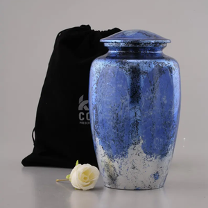 Urne funéraire en laiton bleu doré pour adulte avec finition durable et couvercle inclus - Product Image 1