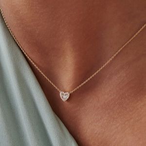 Collier pendentif en or avec diamant en forme de cœur, pendentif diamant de style baguette, style romantique, à porter au quotidien, bijoux fins - Product Image 6