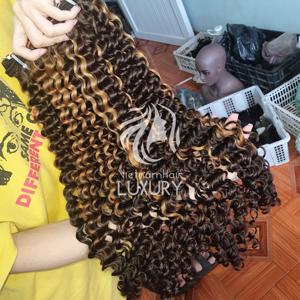Paquete de Cabello Humano Remy Ondulado y Rizado Profundo con Cierre Frontal de 13*4 - Product Image 4