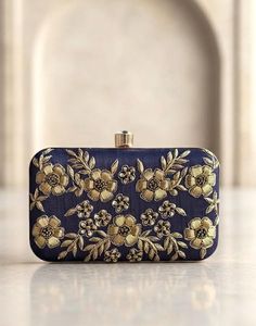 กระเป๋าคลัทช์งานปักคริสตัลเพชรประดับมุกสำหรับงานเลี้ยงงานแต่งงาน ทำมือ สวยงาม - Product Image 2