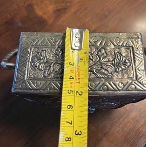 กระเป๋าคลัทช์โลหะสไตล์โบราณ God Grace Craft ลายนูนดอกไม้ กระเป๋าถือวินเทจสำหรับงานกลางคืน งานแต่งงาน งานปาร์ตี้ ตกแต่งด้วยมือ - Product Image 1