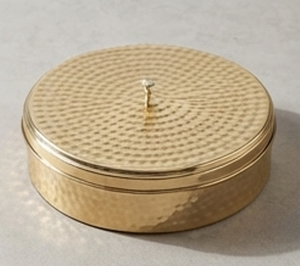 Boîte à épices ronde en métal doré de qualité supérieure avec couvercle martelé et petit récipient pour le rangement en cuisine - Product Image 4