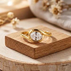 Anillo de Compromiso de Diamante de Corte Ovalado Personalizado de Alta Calidad, Solitario Envolvente, en Oro 10k, 14k, 18k o Platino, al Mejor Precio - Product Image 1