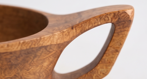 Bol de service rond en bois de manguier finition noyer avec poignée ergonomique à découpe inclinée - Product Image 3