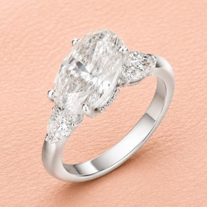Bague de fiançailles de luxe en or blanc avec diamant taille ovale et pierre latérale en forme de poire, bijoux fins, cadeau d'anniversaire pour femme - Product Image 3