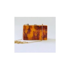 Pochette rectangulaire moderne à rayures noires et blanches avec chaîne dorée pour mariage, soirée, sac à main en résine pour femme - Product Image 4