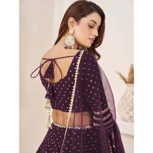 Encantador Lehenga Choli de Georgette con Lentejuelas Moradas para Recepción de Boda - Product Image 4