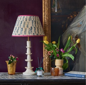 Lampe de table décorative en os incrusté, accessoires de meubles de luxe faits à la main - Product Image 1