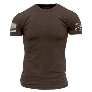 T-shirt de compression léger au design urbain tendance, avec coutures durables et coupe régulière confortable, style décontracté pour l'hiver - Product Image 1