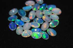 Ópalo Etíope Natural de Base Blanca, Corte Ovalado, Pulido, para Joyería, Alta Calidad, Juego de Colores, 3*5mm-10*14mm, Venta al Por Mayor - Product Image 3