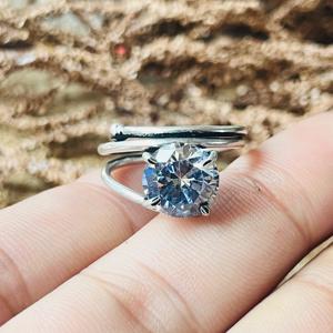 Anillo Solitario de Latón con Diseño Moderno y Minimalista, Anillo de Latón Plateado para Mujer, Joyería Clásica de Compromiso, Venta al Por Mayor - Product Image 6