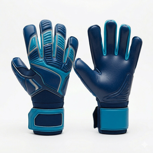 Gants de gardien de but avancés pour les joueurs de football, avec une construction offrant un ajustement sûr, une adhérence durable du paume et un design flexible. - Product Image 1